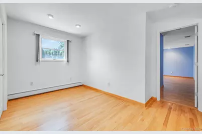 158 Saint Nicholas Avenue, Smithtown, NY 11787 - Photo 15