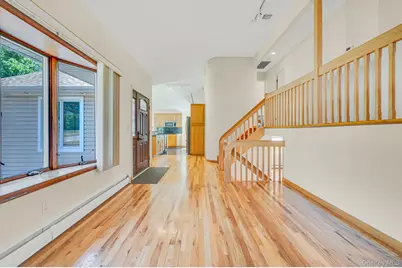 158 Saint Nicholas Avenue, Smithtown, NY 11787 - Photo 5