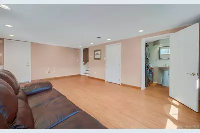 158 Saint Nicholas Avenue, Smithtown, NY 11787 - Photo 23