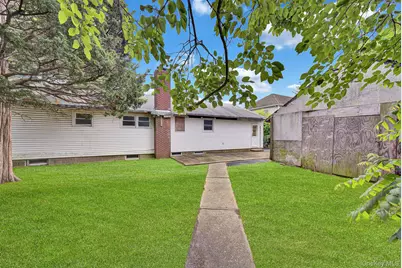 39 3rd Avenue, Westbury, NY 11590 - Photo 17