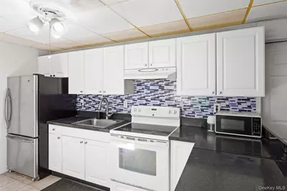 106 Chanel Drive E, Shirley, NY 11967 - Photo 25