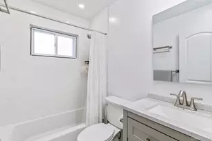 21 Pine Tree Ave, Hicksville, NY 11801 - Photo 13
