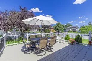 21 Pine Tree Ave, Hicksville, NY 11801 - Photo 23