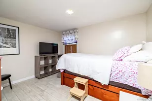 4 Nassau Blvd, Malverne, NY 11565 - Photo 9