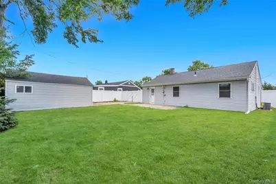 23 Kevin Lane, Bethpage, NY 11714 - Photo 19