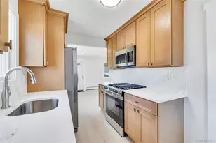 23 Kevin Ln, Bethpage, NY 11714 - Photo 7