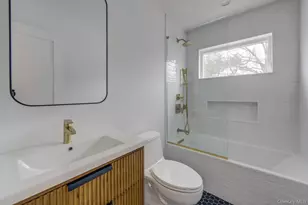 16 Travers St, Manhasset, NY 11030 - Photo 23