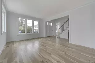 16 Travers St, Manhasset, NY 11030 - Photo 5