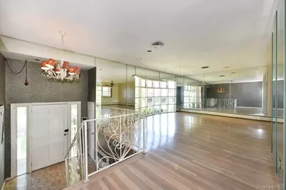 687 Golf Drive, Woodmere, NY 11581 - Photo 5