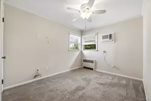 665 Dianne St, Seaford, NY 11783 - Photo 15