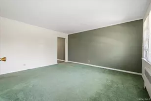 665 Dianne St, Seaford, NY 11783 - Photo 5
