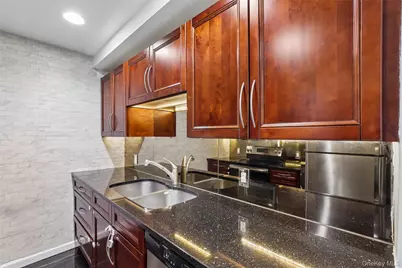 530 Hudson Avenue, Cedarhurst, NY 11516 - Photo 15