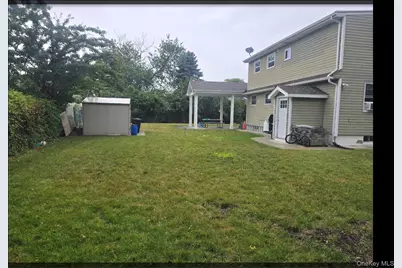 18 Cyprus Avenue, Brentwood, NY 11717 - Photo 5
