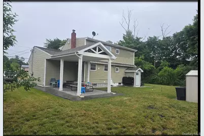 18 Cyprus Avenue, Brentwood, NY 11717 - Photo 7