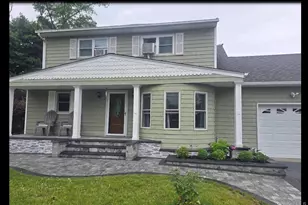 18 Cyprus Ave, Brentwood, NY 11717 - Photo 3