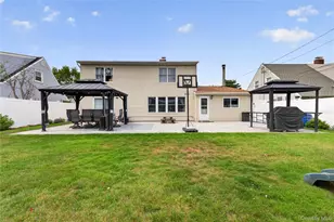 26 Saddler Ln, Levittown, NY 11756 - Photo 21