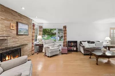 21 Woodridge Lane, Sea Cliff, NY 11579 - Photo 9