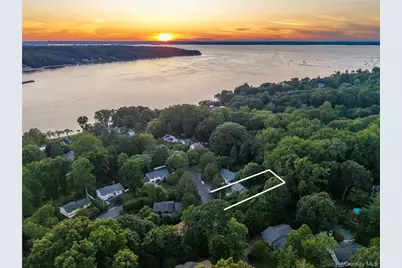 21 Woodridge Lane, Sea Cliff, NY 11579 - Photo 1