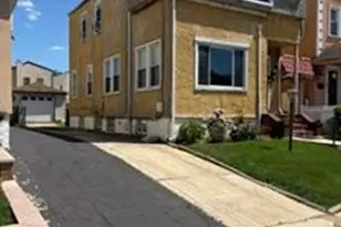137-43 233rd St, Rosedale, NY 11422 - Photo 3