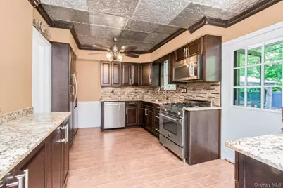 4 Knox Pl., New York, NY 10314 - Photo 13