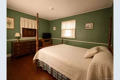 212 Union Avenue, Patchogue, NY 11772 - Photo 9