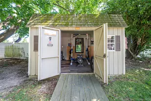 1053 Ocean Ave, Bay Shore, NY 11706 - Photo 35