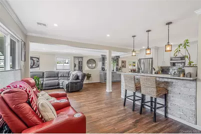 1053 Ocean Avenue, Bay Shore, NY 11706 - Photo 5