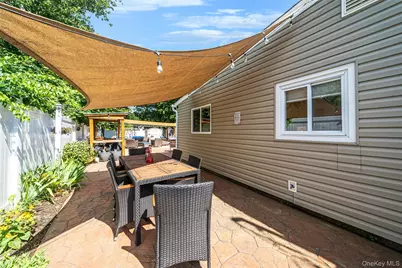 1053 Ocean Avenue, Bay Shore, NY 11706 - Photo 33