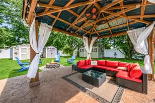 1053 Ocean Ave, Bay Shore, NY 11706 - Photo 29