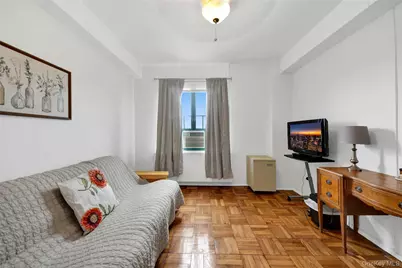 14 Metropolitan Oval #8G, Bronx, NY 10462 - Photo 5