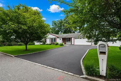 10 Saddle Hill Road, Coram, NY 11727 - Photo 3