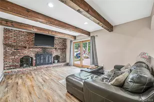10 Saddle Hill Rd, Coram, NY 11727 - Photo 9