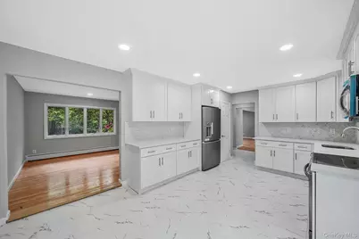 111 Pine Street, Port Jefferson Station, NY 11776 - Photo 21