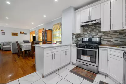 11724 193rd Street, Saint Albans, NY 11412 - Photo 9