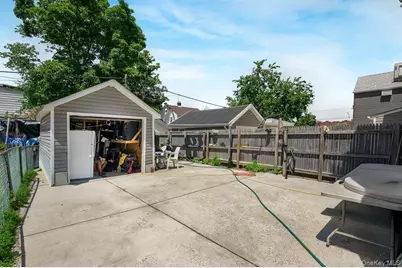11724 193rd Street, Saint Albans, NY 11412 - Photo 19