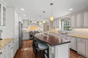 14 Fairway Dr, Port Jefferson, NY 11777 - Photo 9