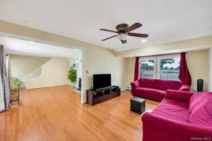40 Blueberry Ln, Hicksville, NY 11801 - Photo 7