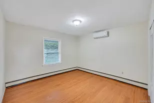 40 Blueberry Ln, Hicksville, NY 11801 - Photo 19