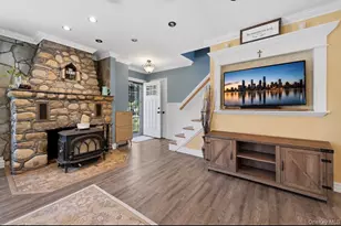 26 Hickory Rd, Rocky Point, NY 11778 - Photo 5