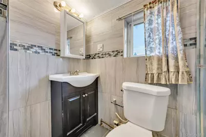 163 Miller Road, Hicksville, NY 11801 - Photo 21