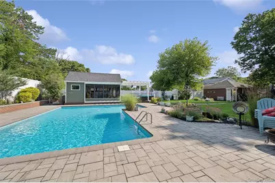 1210 Hyman Avenue, Bay Shore, NY 11706 - Photo 9