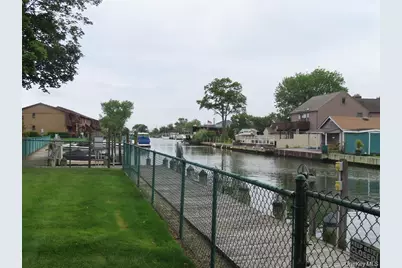 103 Mariners Way, Copiague, NY 11726 - Photo 15