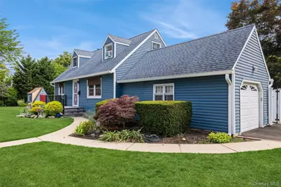 87 Center Street, Ronkonkoma, NY 11779 - Photo 21