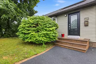 114 Davidson St, Wyandanch, NY 11798 - Photo 3