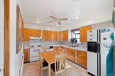 4 Roosevelt Street, Brentwood, NY 11717 - Photo 5