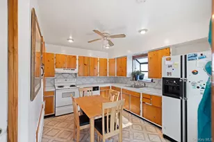 4 Roosevelt St, Brentwood, NY 11717 - Photo 5