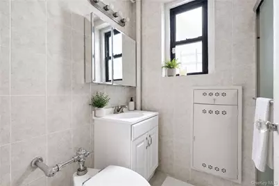 109-14 Ascan Avenue #5A, Forest Hills, NY 11375 - Photo 25
