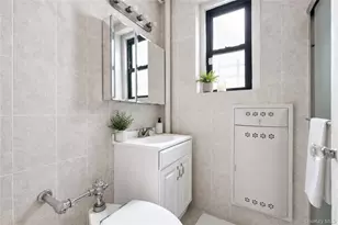 109-14 Ascan Ave, Forest Hills, NY 11375 - Photo 25