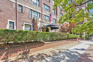 109-14 Ascan Ave, Forest Hills, NY 11375 - Photo 3