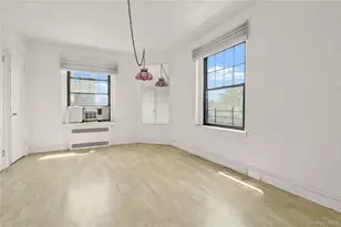 109-14 Ascan Ave, Forest Hills, NY 11375 - Photo 17